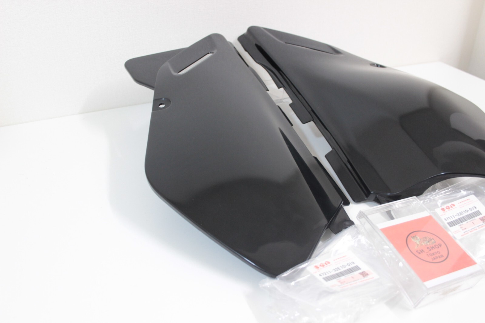 SUZUKI 1996 - 2020 DR650SE BLACK SIDE FRAME COVERS OEM LEFT & RIGHT in stock