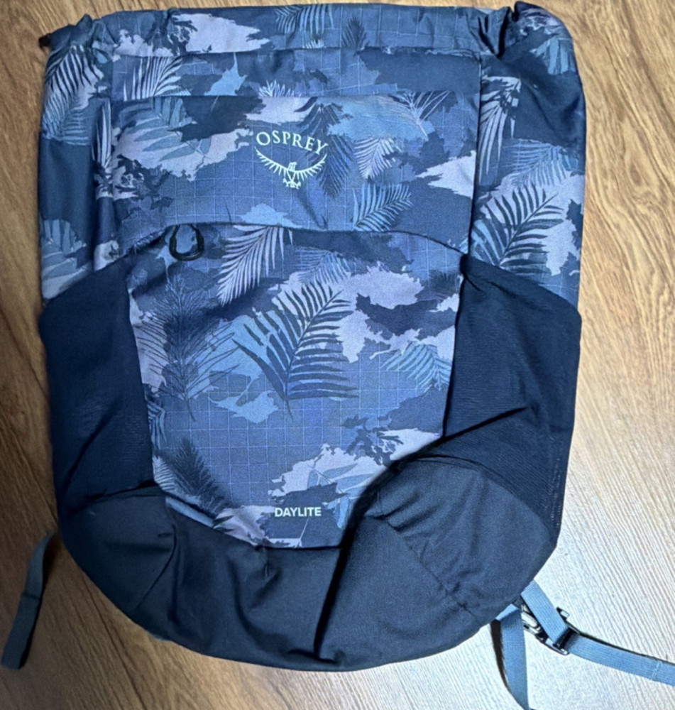 Osprey Daylite Daypack Blue Camo Pattern Backpack Adjustable Straps