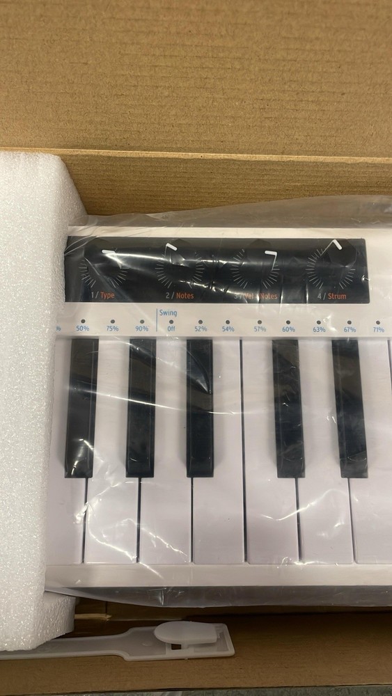 Arturia KeyStep 37 MIDI USB Keyboard Controller Sequencer 37-Key Excellent cond.