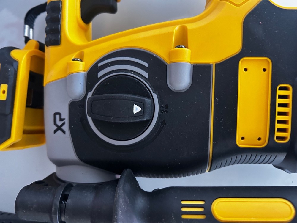 New Dewalt Dupe Drill Kit ( Unbranded )