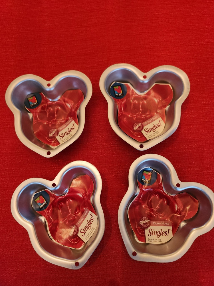 Vintage Fackelmann Mickey Mouse Face Baking Cake Pan & 4 Mini Pans NOS