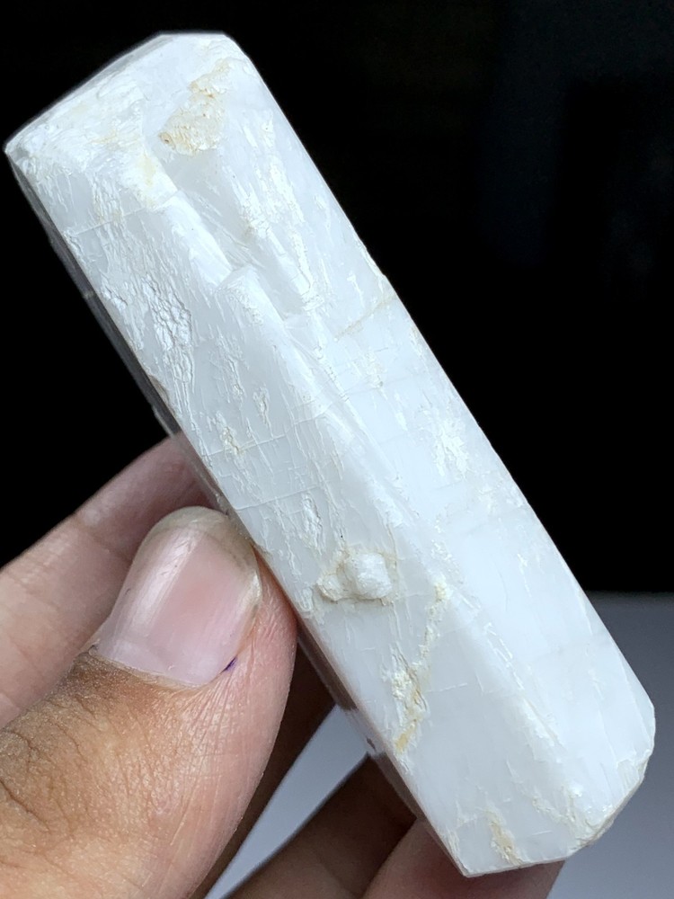 Albite Terminated Crystal Having Good Formation, Luster & Nice Termination