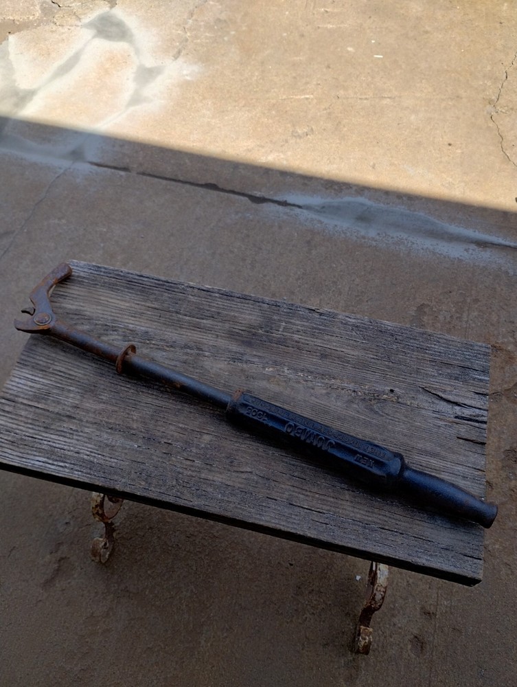 Bridgeport Hardware Jumbo 1905 Cast Iron Nail Puller