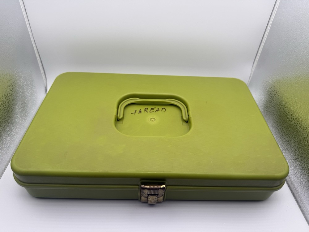 WILSON GREEN WIL-HOLD SEWING SPOOL BOX CASE THREAD BOBBIN ORGANIZER