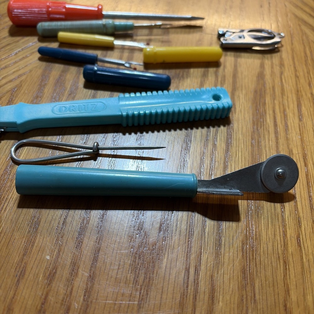8 Vintage Sewing Tools Screwdriver Seam Rippers Dritz Pattern Marker Scissors ++