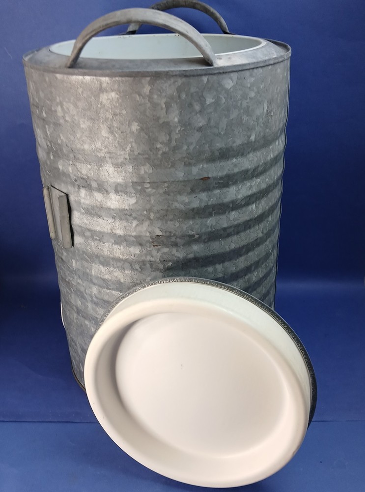 IGLOO 5 Gallon Galvanized Metal Perma- A -Lined Water Cooler