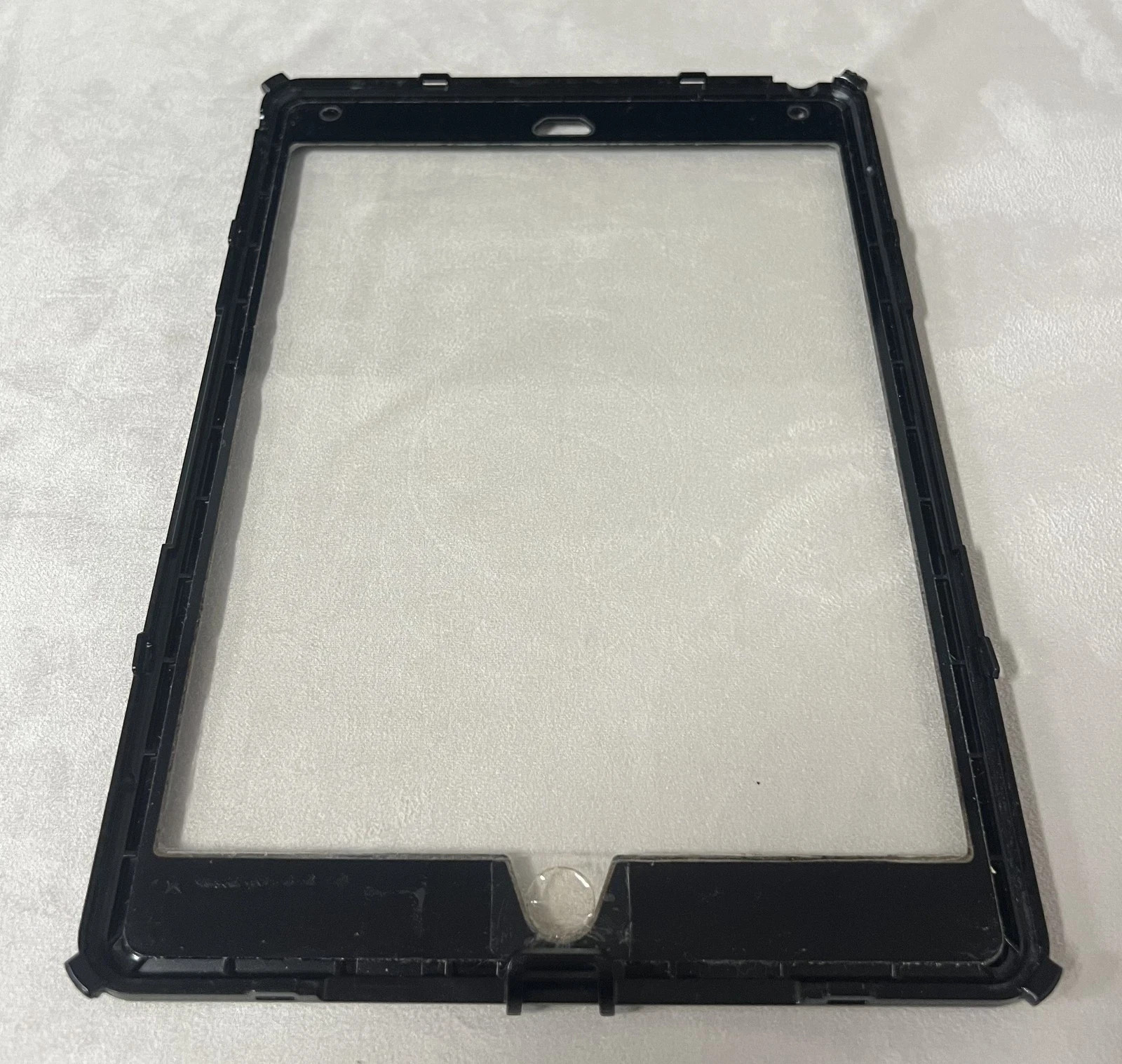 OtterBox Defender Series Case for Apple iPad Air 2 (A1566/A1567) USED