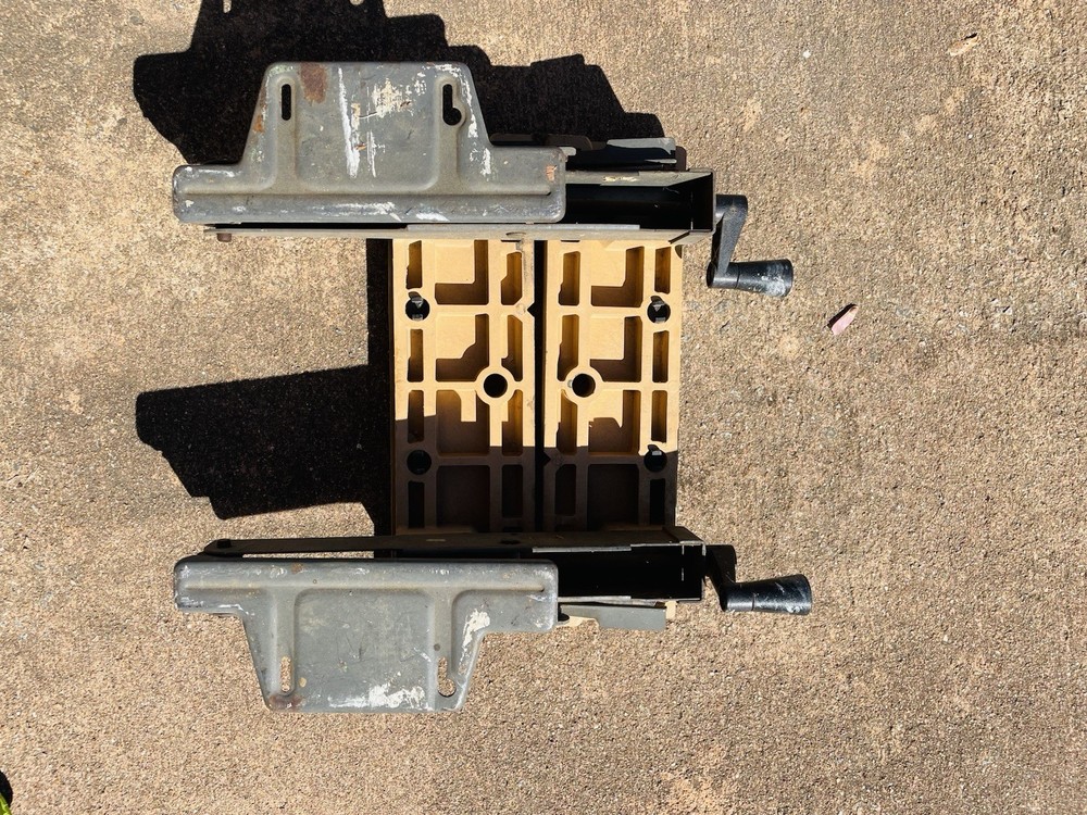 Black & Decker Workmate 79-021 Bench Top/Wall Mount 16" Work Vise Fold Down