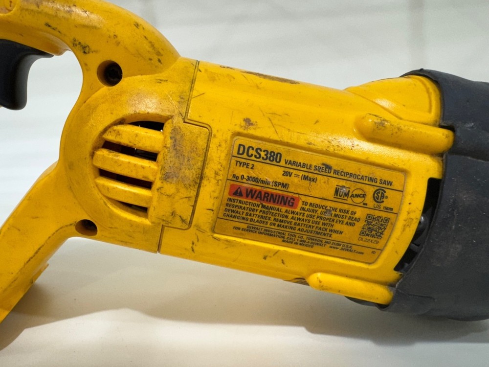 Dewalt DCS380 20V Max Variable Speed Reciprocating Saw Tool Only Used Tested