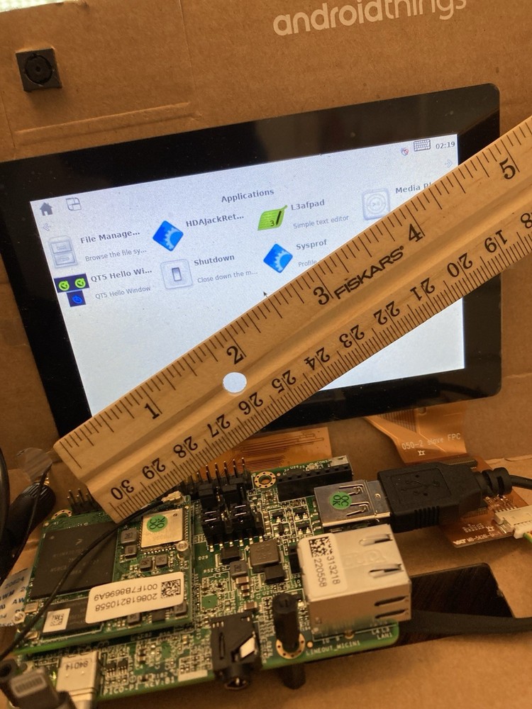 Google Android Things Developer Kit, Cardboard computer, 5" LCD touch-screen