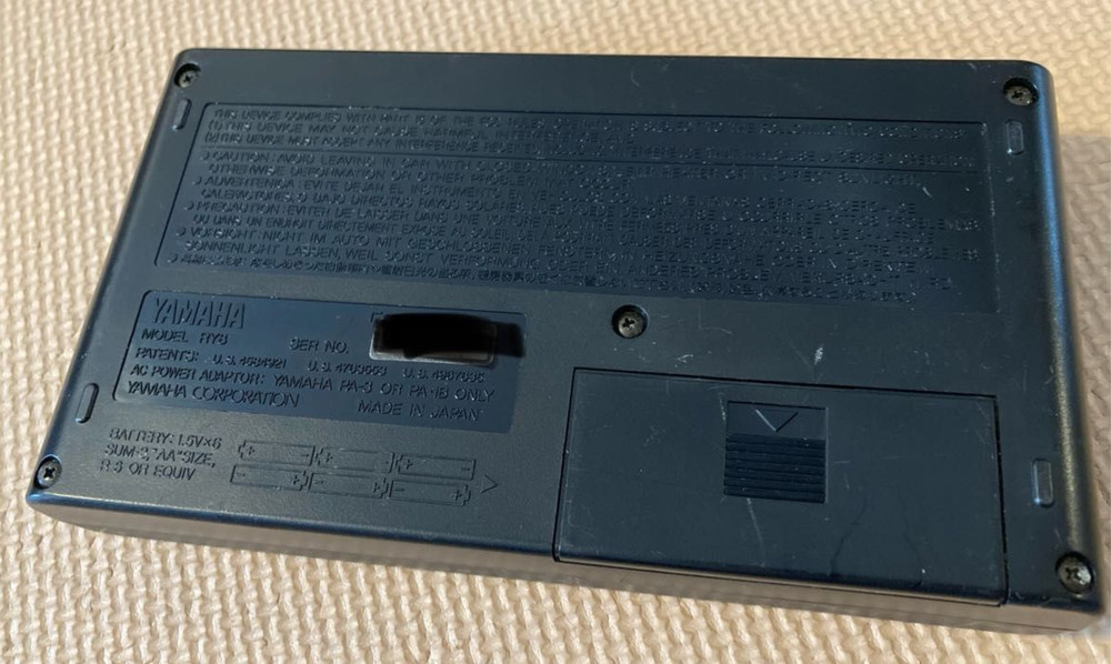 Yamaha RY8 Compact Rhythm Programmer Portable backing machine 1994 Japan