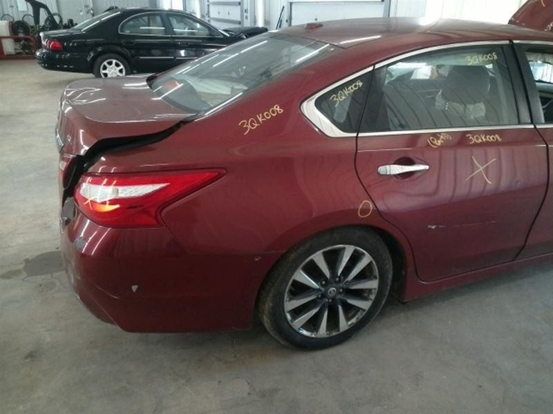 ALTIMA 2016 High Mounted Stop Light 104712411