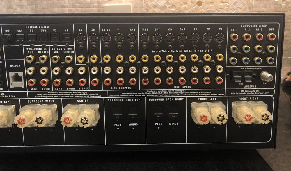 B&K Components AVR505 A / V Receiver SR10.1 B&K Remote Control Bundle