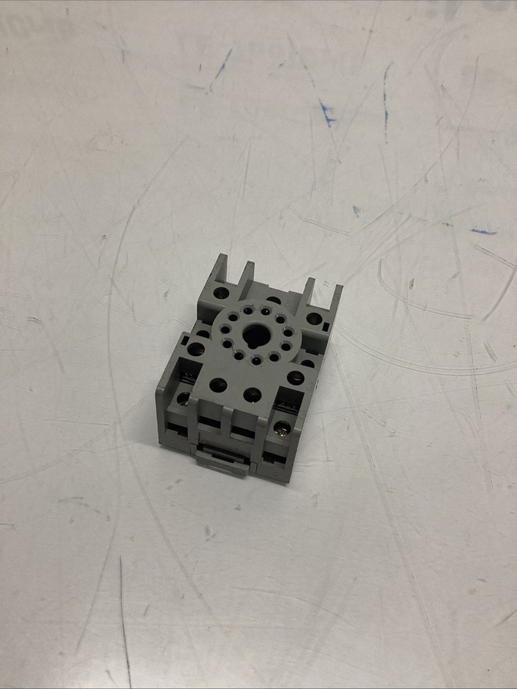 Schneider Electric / Square D relay socket 22830 P-197