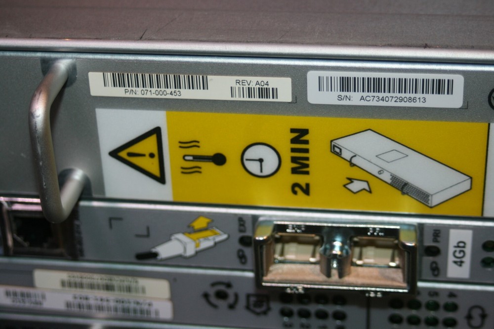 Emc2 model KTN-STL4 100-561-803 disk array , No Caddy, No Hard drives