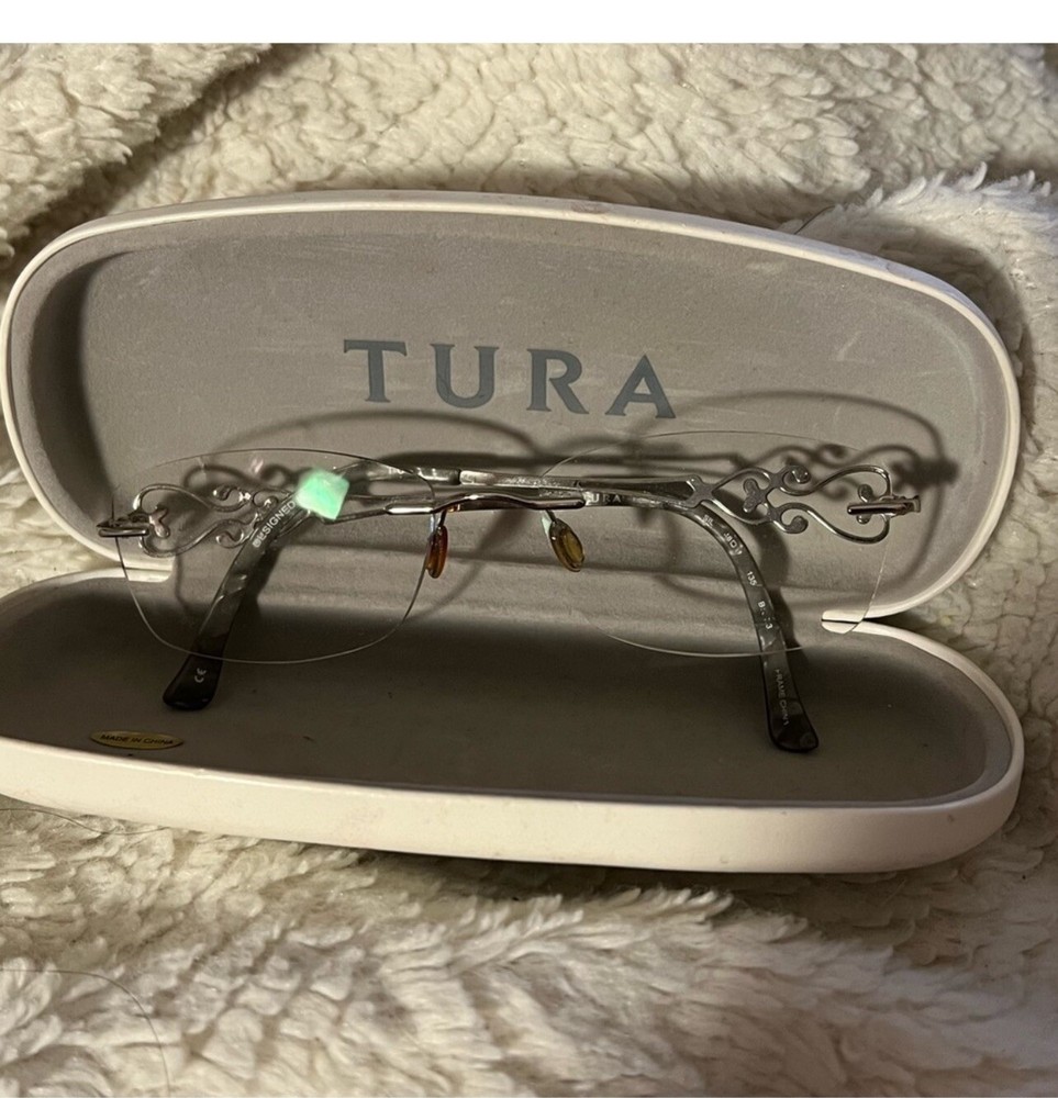 Tura glasses