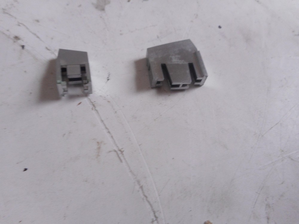 AKAI AP-Q50 TURNTABLE -  SET OF 2  KNOBS -  PARTING OUT
