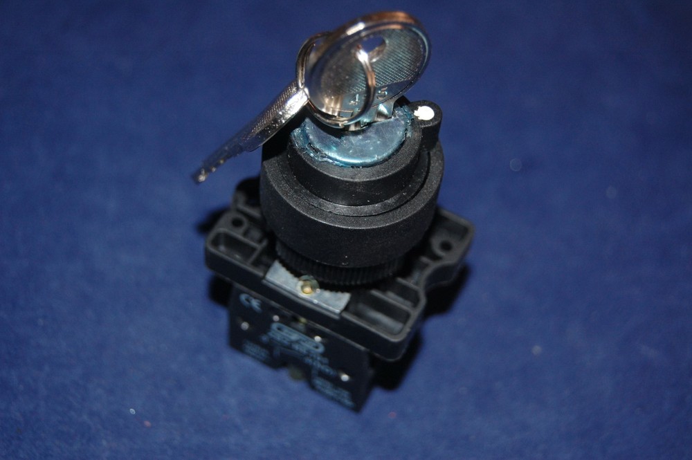1PC FITS XB2 EG33 22MM  3 Positions Maintained Key Select Selector Switch 2NO