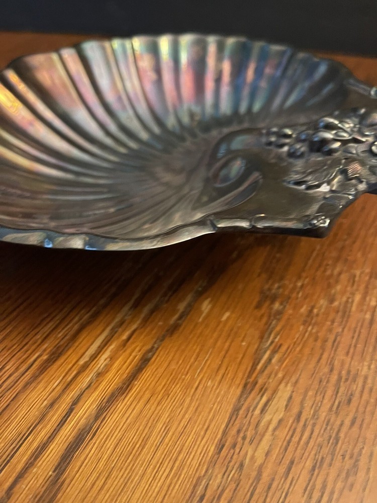 Reed & Barton Silverplate Shell Dish w/ Grape Leaf Design & Grape Feet #209-1960