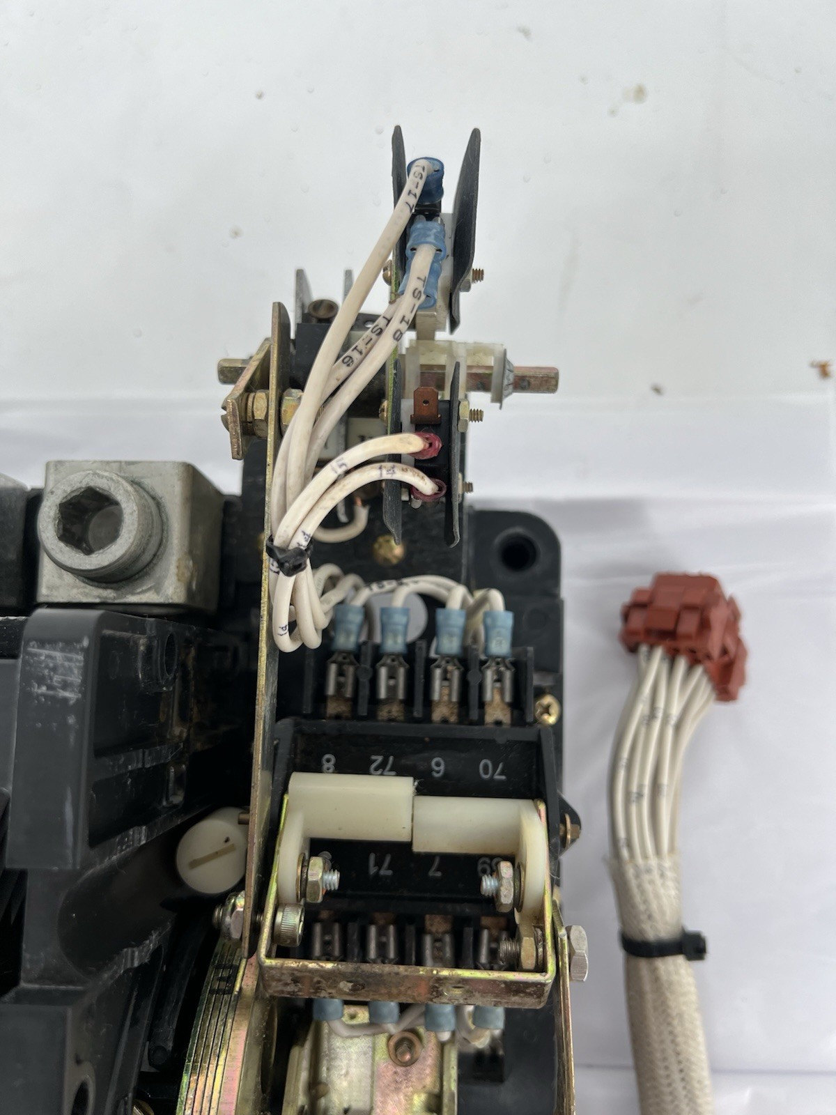 Asco 300 Series Automatic Transfer Switch, 3P, 22-35A, 3Ø, 480-600V, For Motors