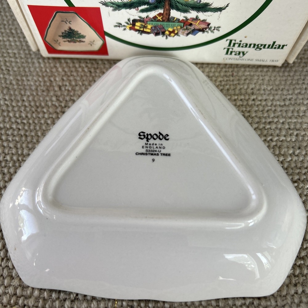 Spode Christmas Tree Triangular 5.5" x 5" Dish Made in England with Original Box