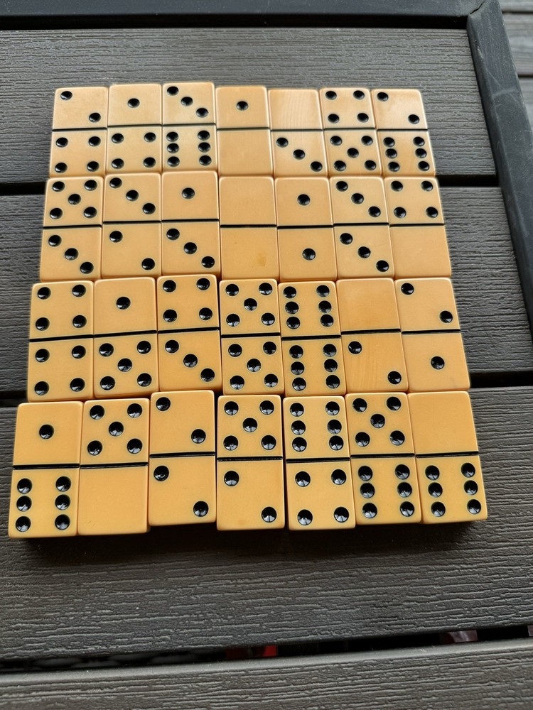 Rare Vintage Butterscotch Catalin/Bakelite 28 Domino Set