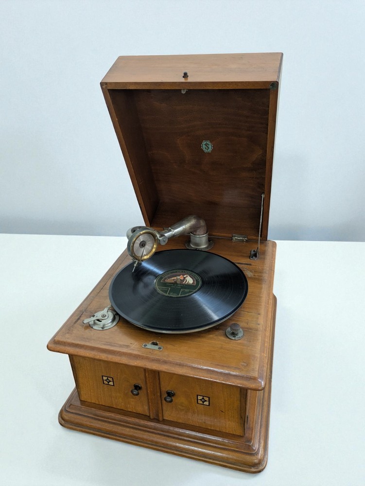 Vintage Solid Wood Gramophone