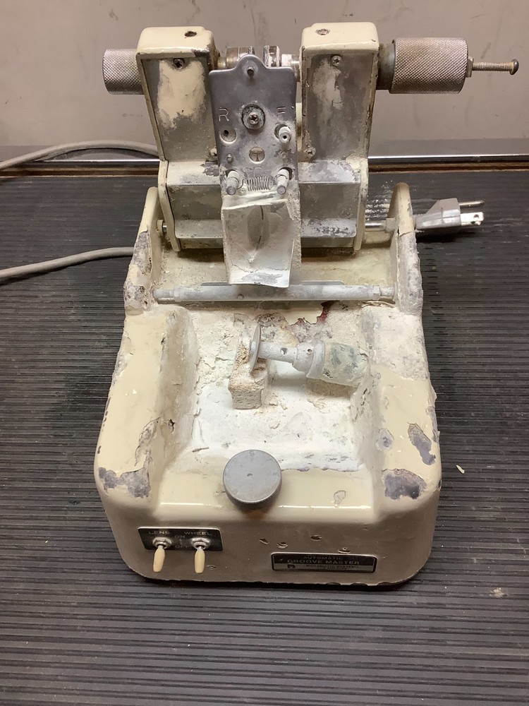 NOVAMATIC SYSTEMS AUTOMATIC GROOVEMASTER