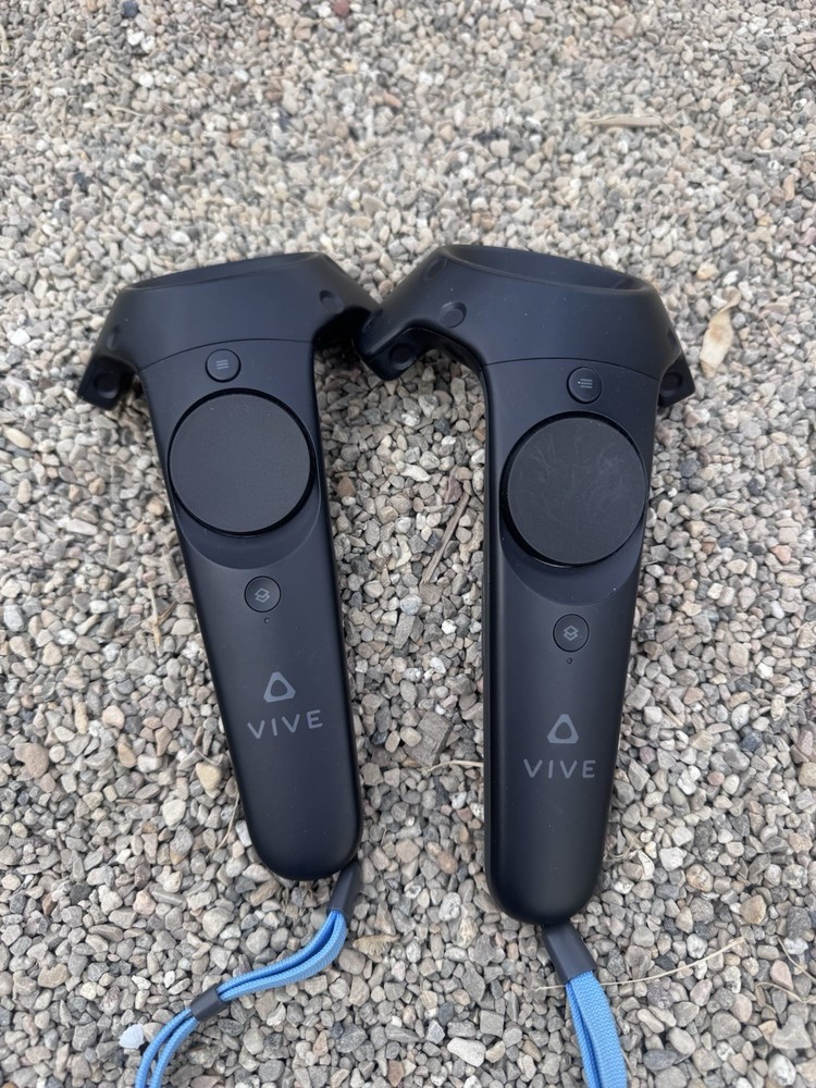 HTC Vive VR Headset Kit System Virtual Reality Remotes