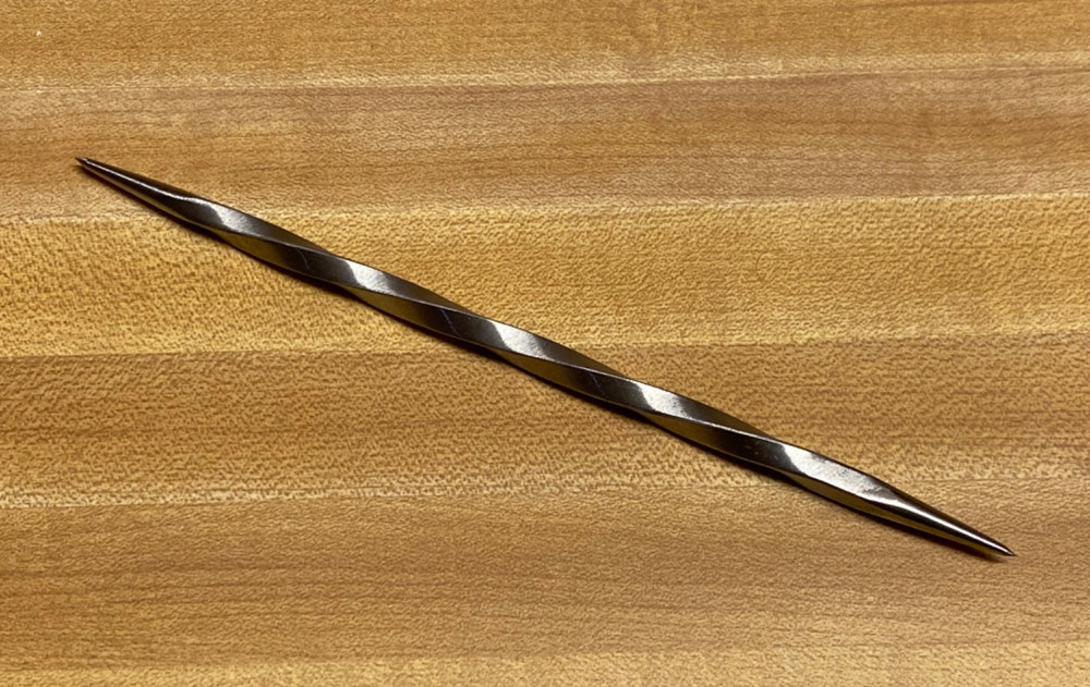 Single Twisted Scriber Tool Needle for Intaglio and Dry Point Etching: with Ink