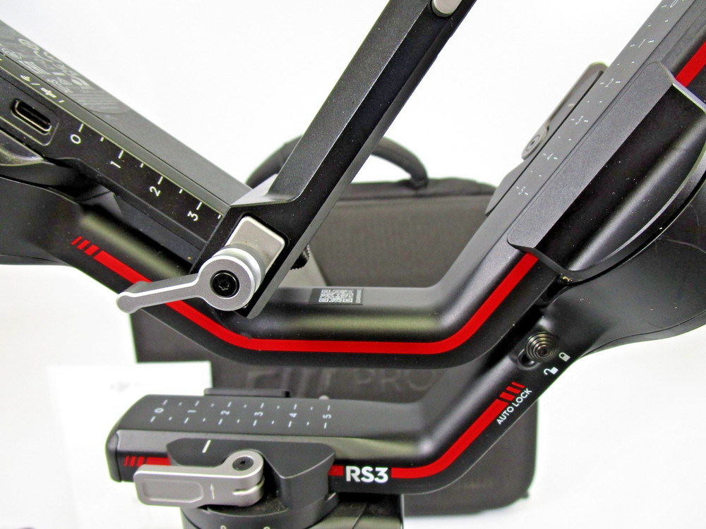 DJI RS 3 Axis Gimbal Stabilizer Kit & Case