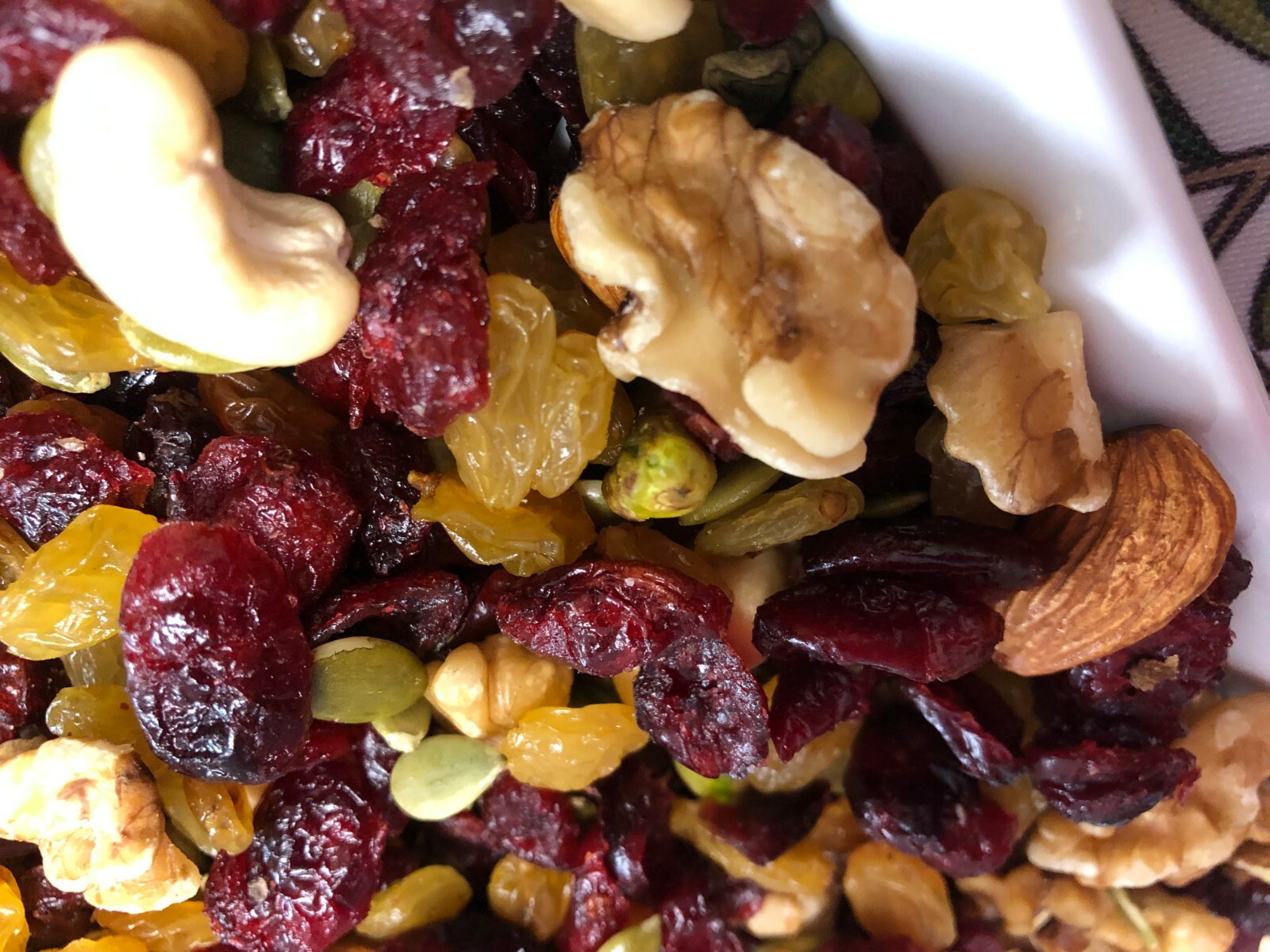 Omega-3 Deluxe Mix Cranberries Raisins Cashews Walnuts Almonds Pistachio Pecan