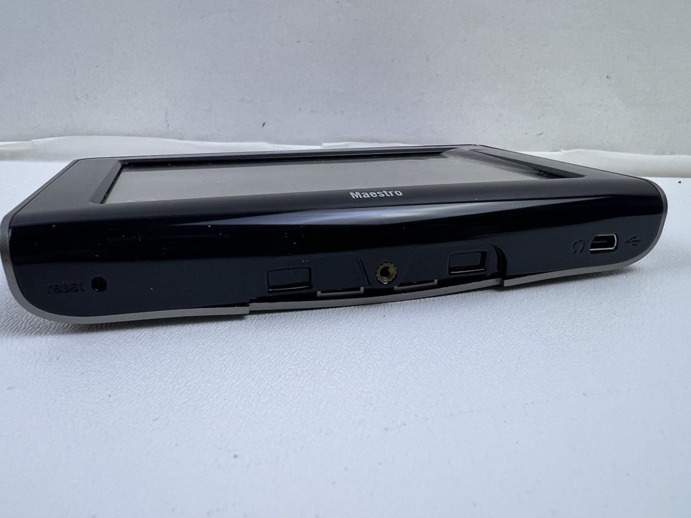 Magellan Maestro 5310 GPS Navigation Bundle + Cables + Accessories READ!