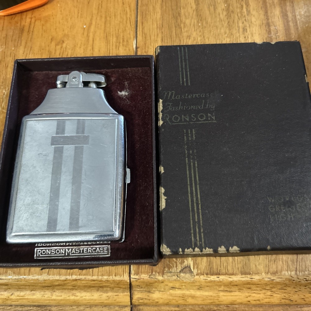 Vintage Ronson 'MasterCase' lighter/case