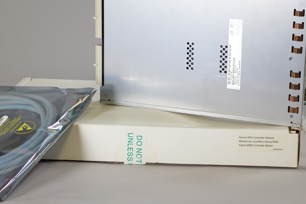 Apple X-Raid Kit includes,Power supply,Drive Module,Cooling Unit,RaidContlr