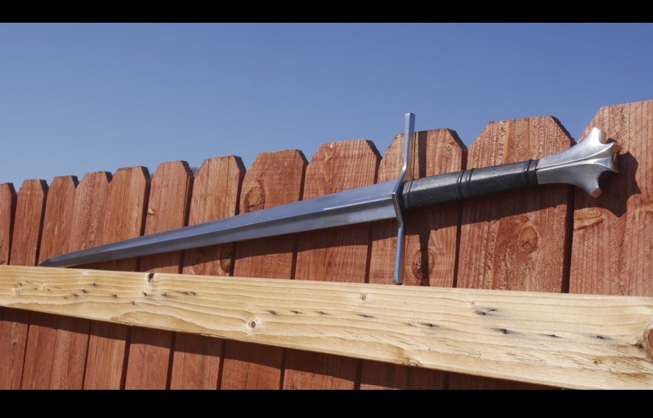 Armory Gothic Longsword D2 Tool Steel With Leather Sheath - Darksword