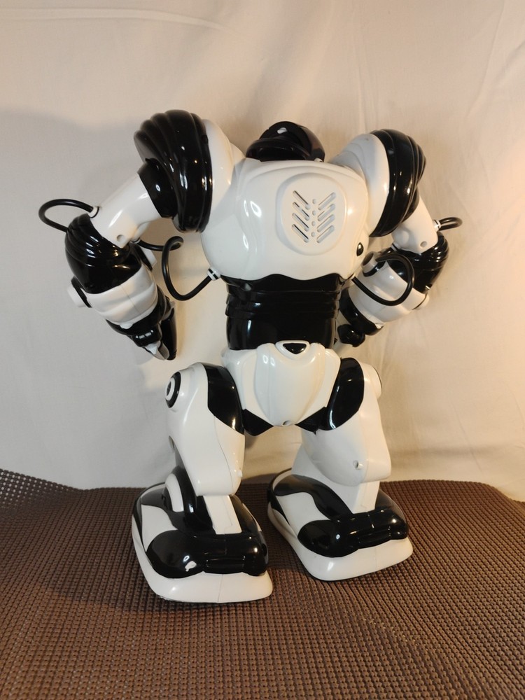 🔥 Rare Robosapien Humanoid 14" Robot No Remote 2004 Untested