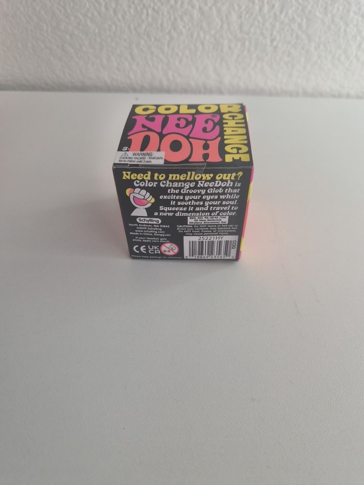 NeeDoh Color Change cube! Yellow