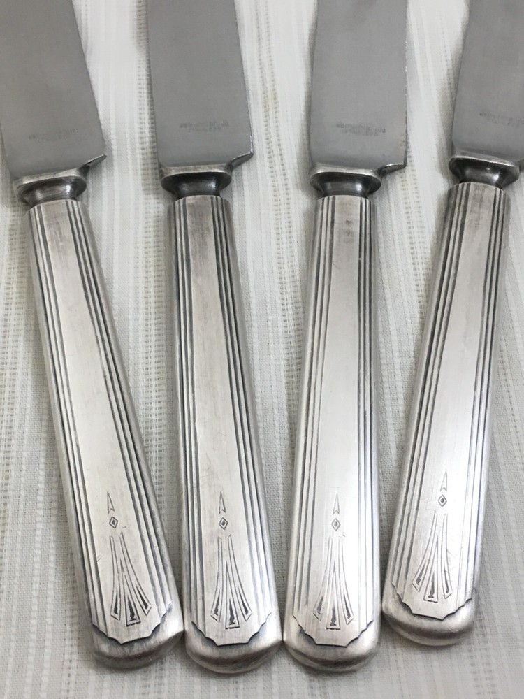 4 International Silver Ivanhoe Silverplate Solid Handle Dinner Knives