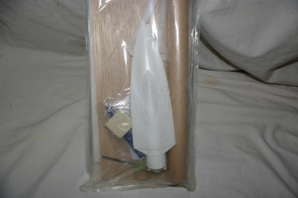 Estes Night Wing Flying Model Rocket Kit 2177 NEW