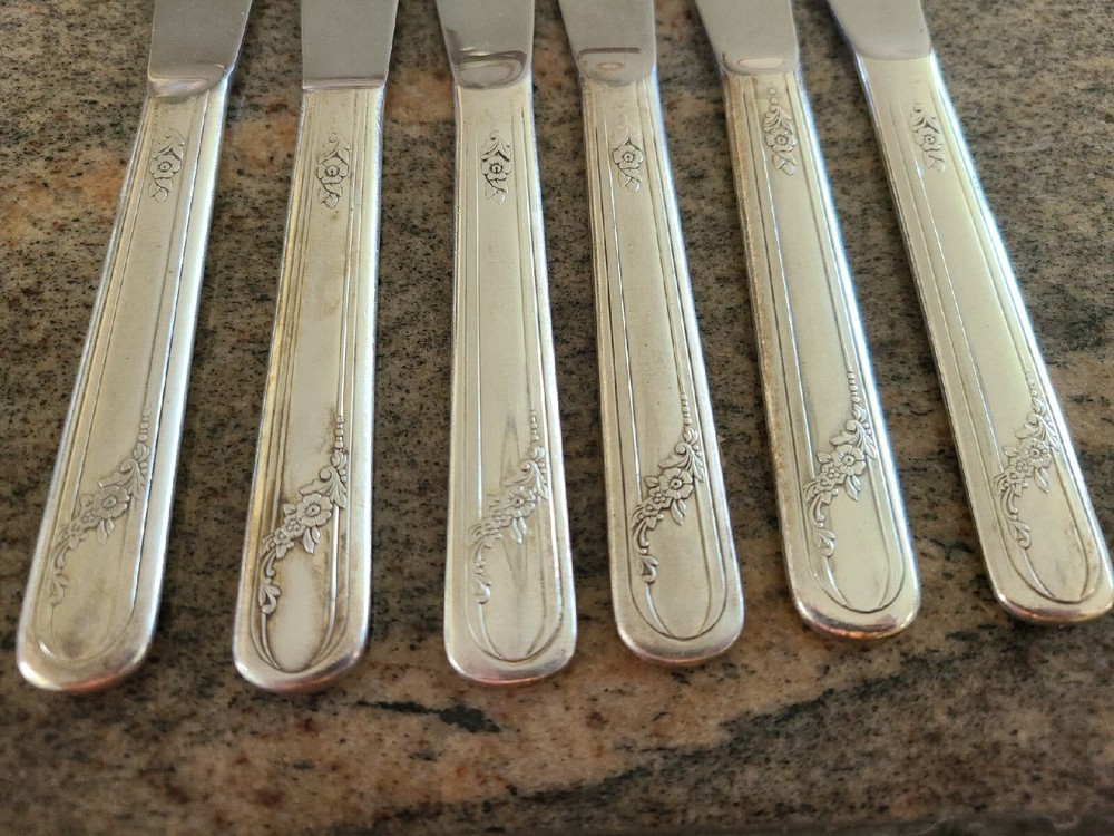 6 Dinner Knives Oneida Community Tudor Silver Plate QUEEN BESS II pattern