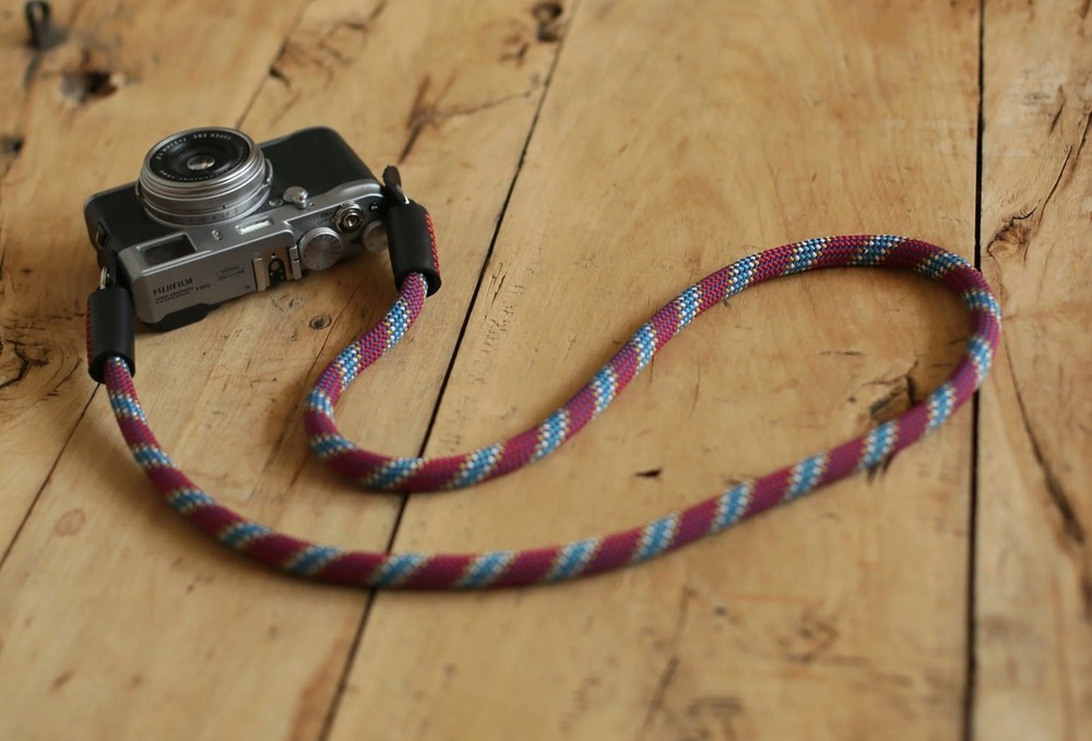 Windmup Red Pattern Climbing Rope Camera Strap
