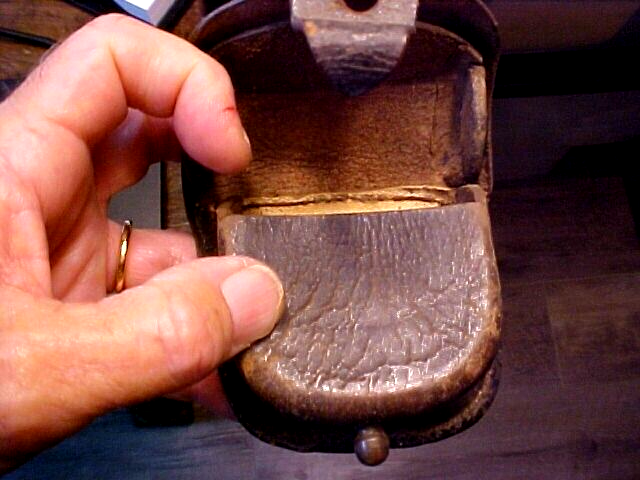 POW? Virgin Group Civil War Cap Box, 7 CS Bills Notes, Small Concealable Knife