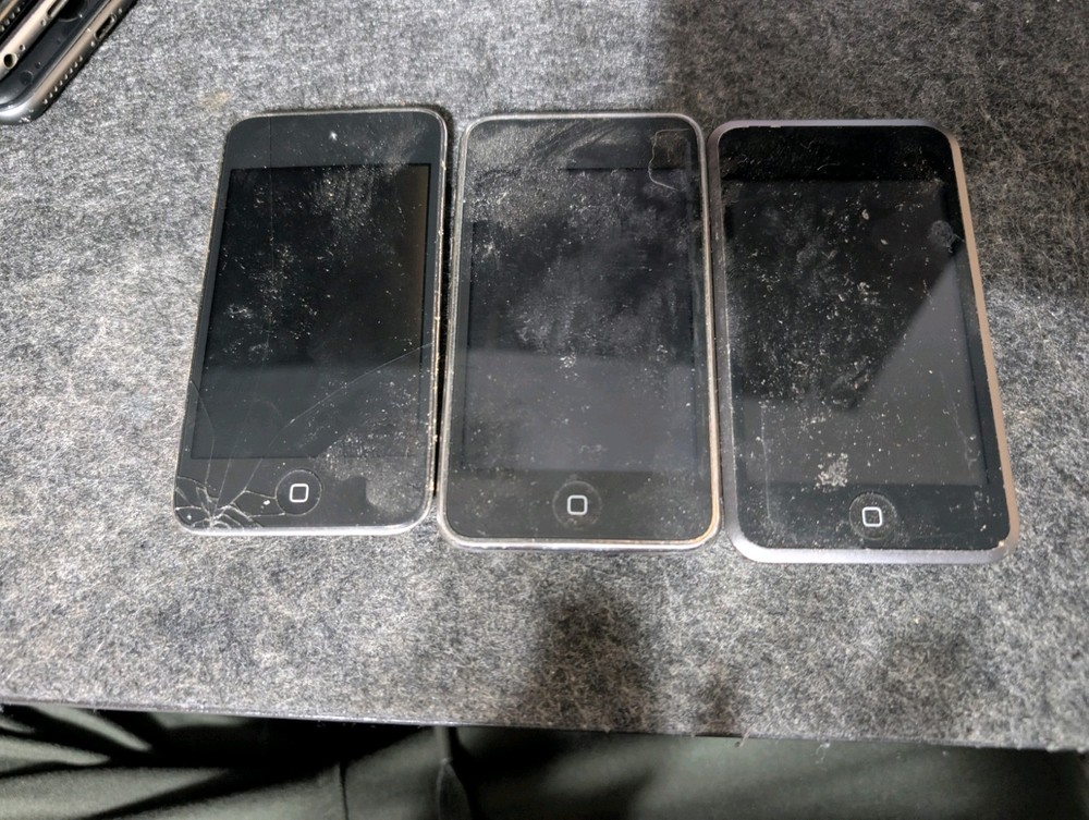 Apple Device Lot For Parts Or Repairs