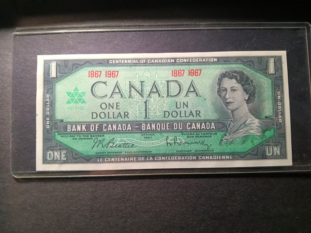 Canada 1967 QE2 One Dollar Crisp