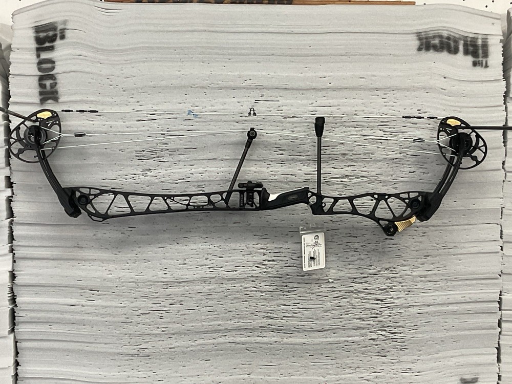Mathews Title 40, RH In Black