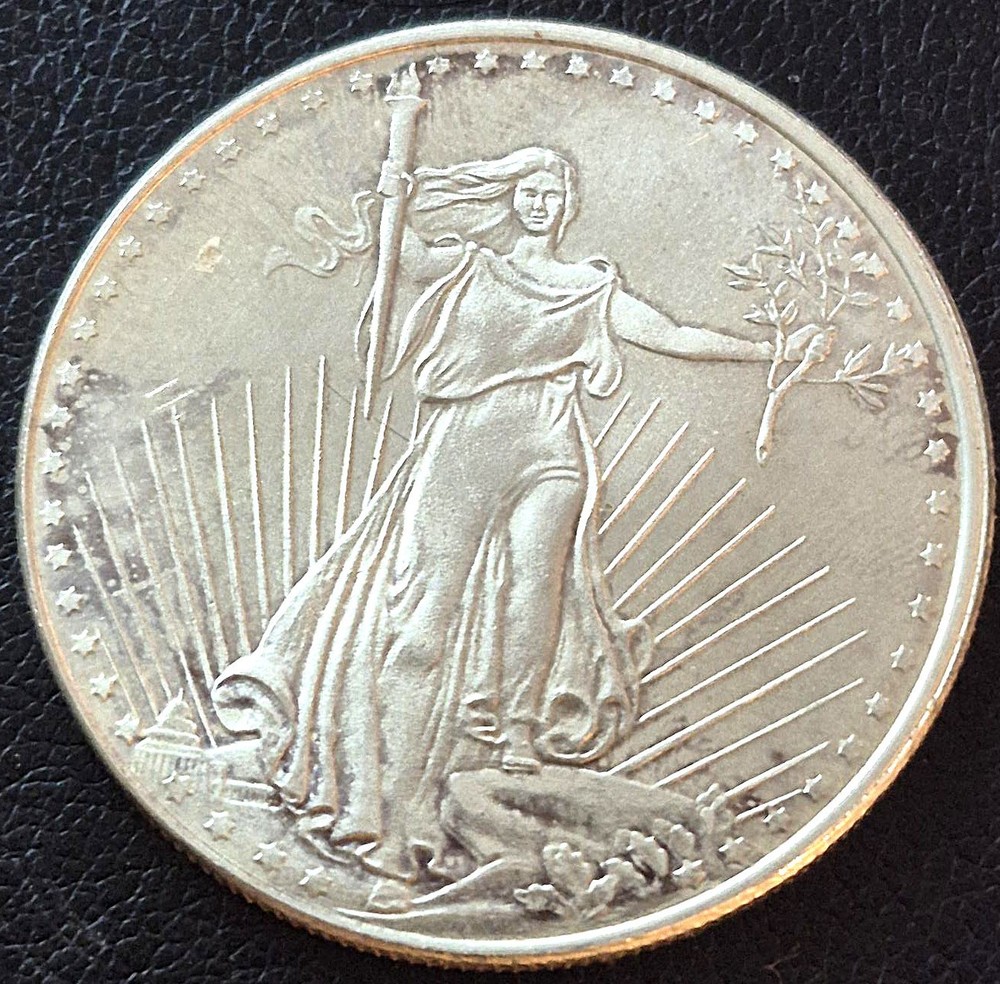 1986 1 oz .999 SILVER WALKING  LIBERTY  COMMORATIVE ROUND