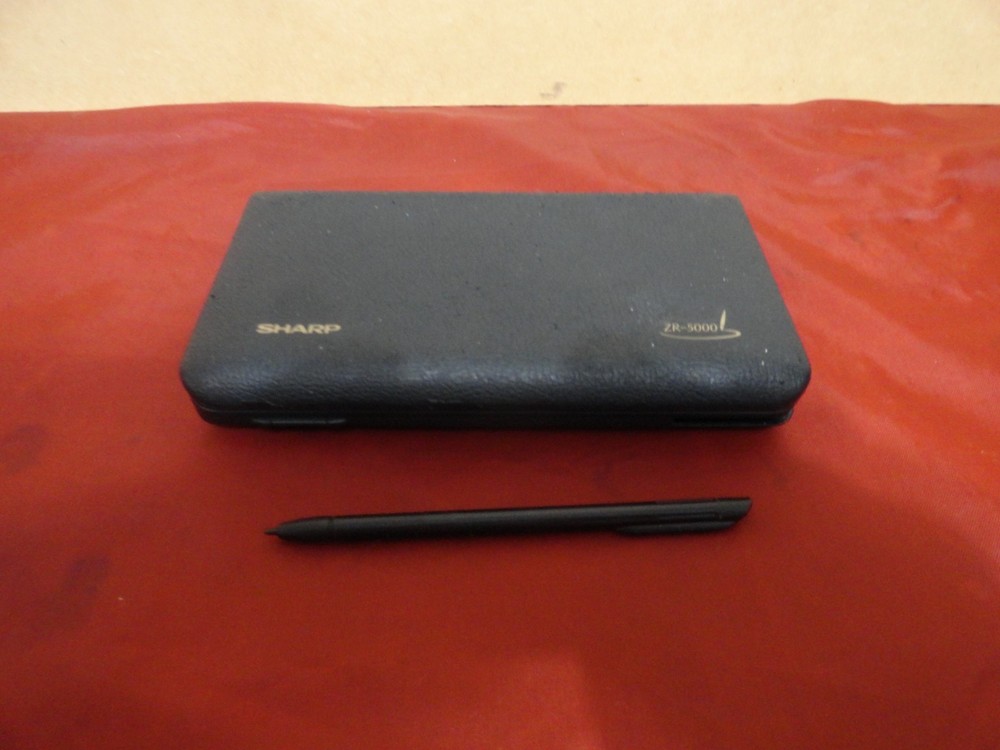 SHARP ZAURUZ ZR-5000 ELECTRONIC ORGANIZER