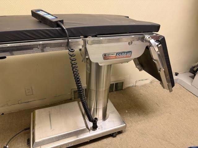 SKYTRON 6500 HD O.R. table