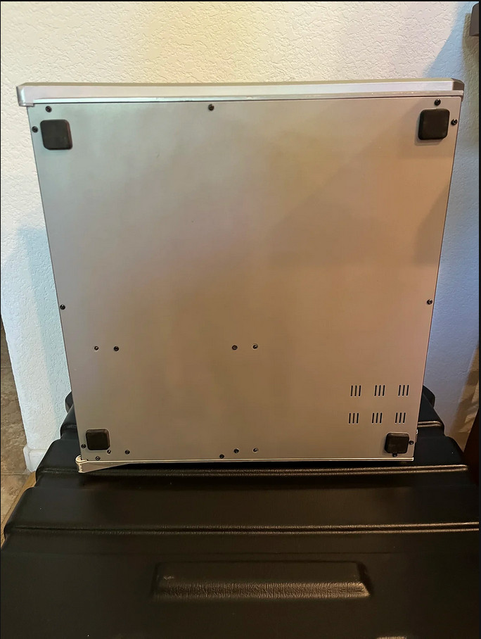 Roland MV-8000 Production Studio Sampler MIDI Sequencer Workstation